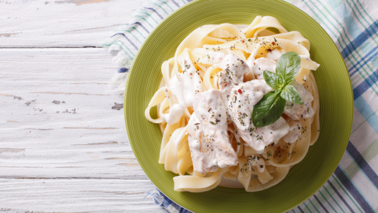 How to Make Homemade Alfredo Sauce