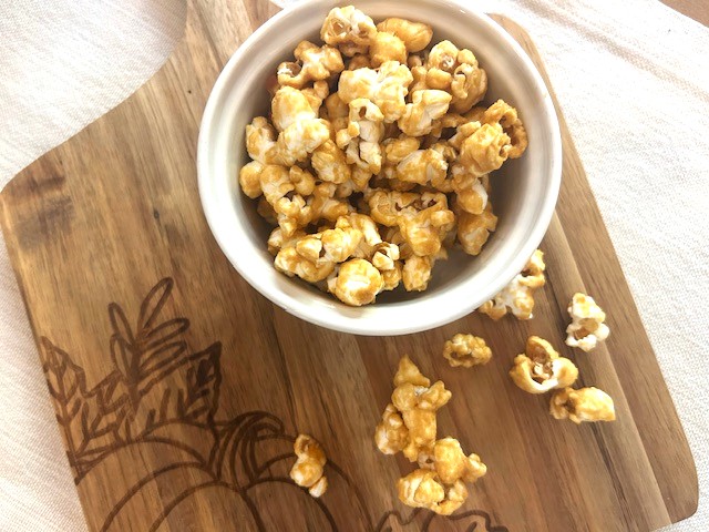How to Make Homemade Caramel Popcorn